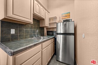 216 Montreal St in Los Angeles, CA - Building Photo - Building Photo