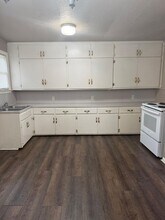 6416 32nd St in Groves, TX - Building Photo - Building Photo