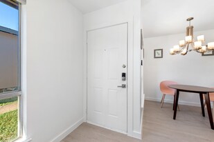 10111 Golden Meadow Dr in Austin, TX - Building Photo