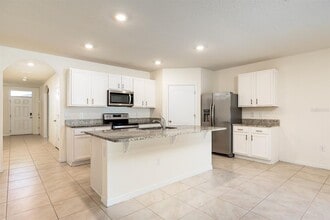 3330 Eastgrove Ter in Sanford, FL - Building Photo - Building Photo