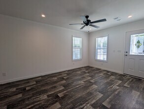 127 Coral Crest Dr in Valrico, FL - Building Photo - Building Photo