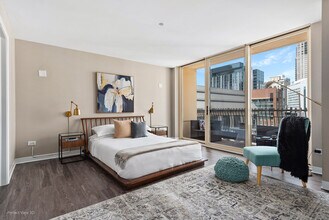 747 N Wabash Ave in Chicago, IL - Building Photo - Building Photo