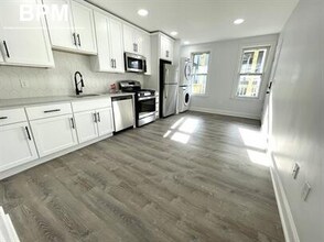 233 Bennington St, Unit 2 in Boston, MA - Foto de edificio - Building Photo