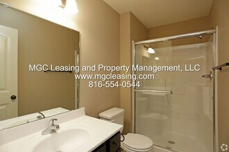 2127 SW Timbertrace Ln in Lee's Summit, MO - Building Photo - Building Photo