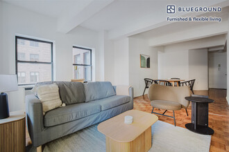 360 W 34th St. in New York, NY - Building Photo - Building Photo
