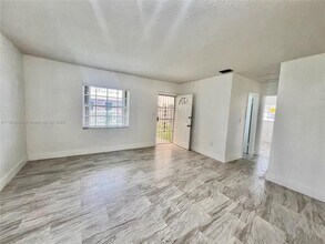19120 NW 36th Ave in Miami Gardens, FL - Building Photo - Building Photo