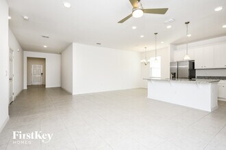 628 Crown Rose Dr in Eagle Lake, FL - Building Photo - Building Photo