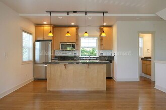 5612 28th Ave NW in Seattle, WA - Building Photo - Building Photo