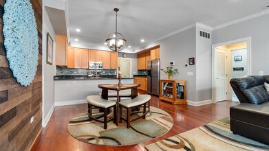 1056 W Lawrence Ave in Chicago, IL - Building Photo - Building Photo