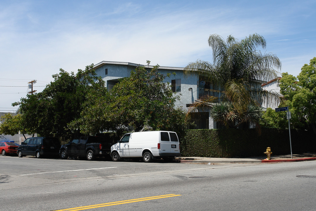 901 N Normandi Ave in Los Angeles, CA - Building Photo