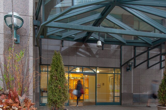 889-889 Bay St. in Toronto, ON - Building Photo - Building Photo
