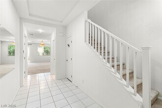 7727 S Coral Cactus Ct in Las Vegas, NV - Building Photo - Building Photo