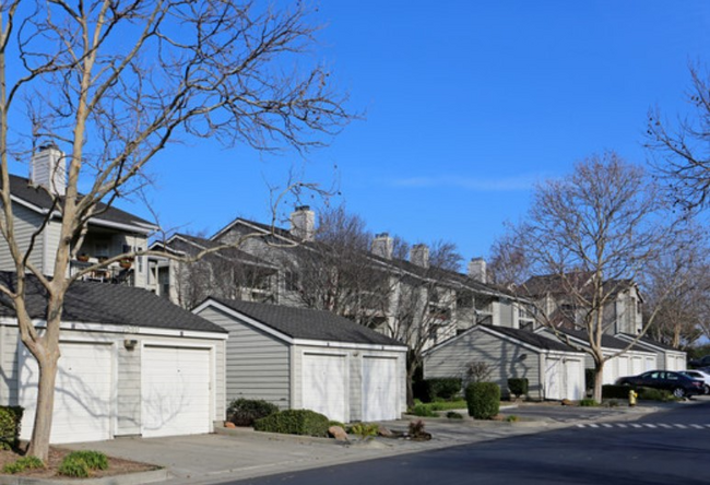 7815 Canyon Meadows Cir in Pleasanton, CA - Building Photo - Building Photo