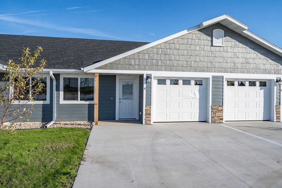 Foxtail Creek Townhomes in Sioux Falls, SD - Foto de edificio