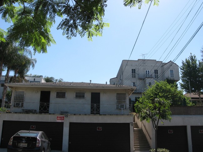 764-776 Hyperion Ave in Los Angeles, CA - Foto de edificio - Building Photo