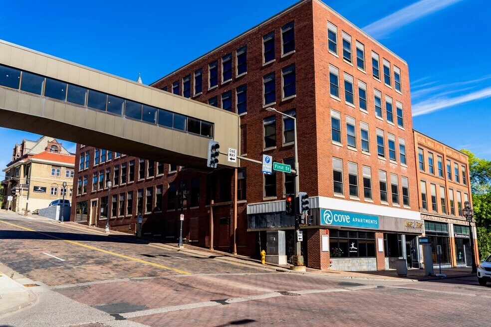 TriTowers Apartments Hra Office and Nearby Duluth Apartments For Rent