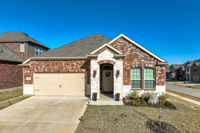 10529 Ponderosa Trl in Aubrey, TX - Building Photo - Building Photo