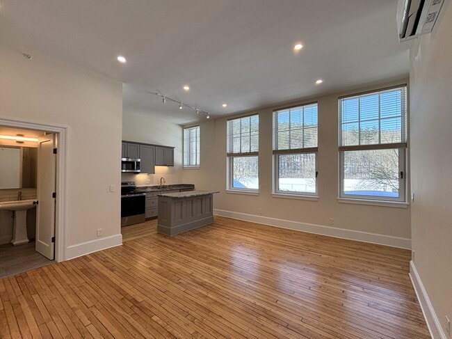 71 Montague City Rd, Unit 2B