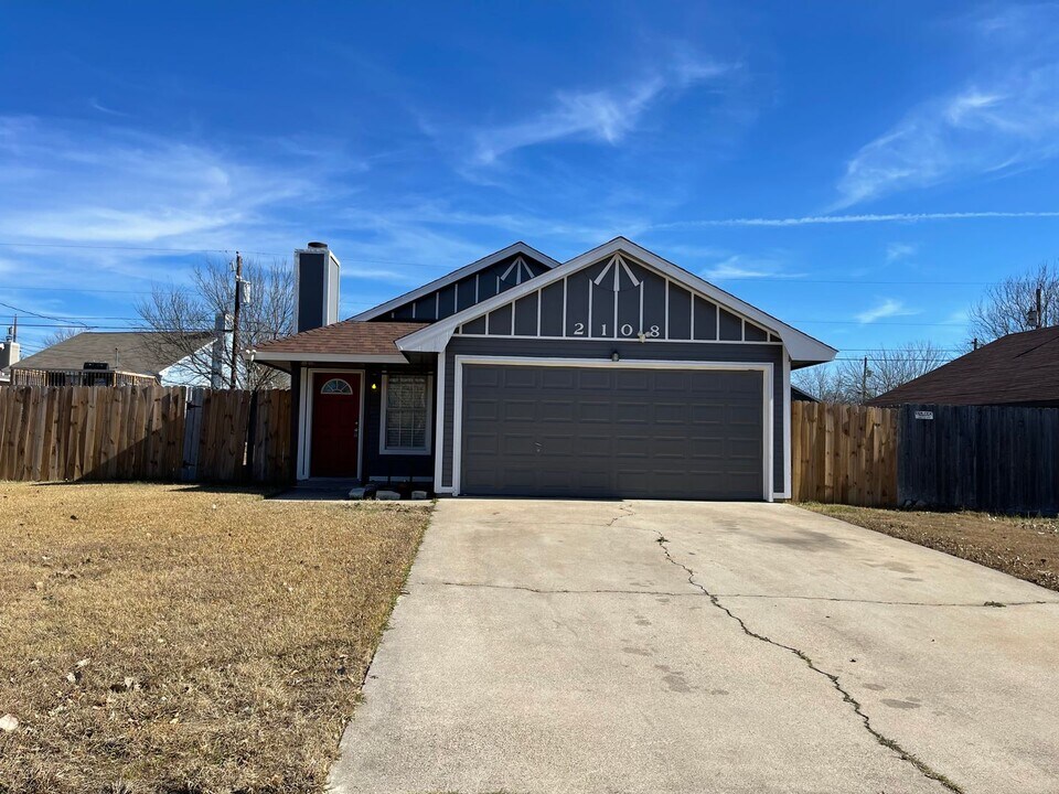 2108 Dickens Dr in Killeen, TX - Building Photo
