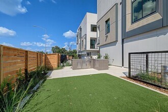 4932 Old Spanish Trl-Unit -C301 in Houston, TX - Building Photo - Building Photo