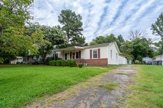 113 Crestview Dr in Concord, NC - Building Photo - Building Photo