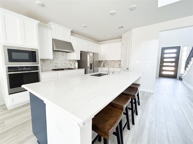 property at 4620 Modena Bay Bend