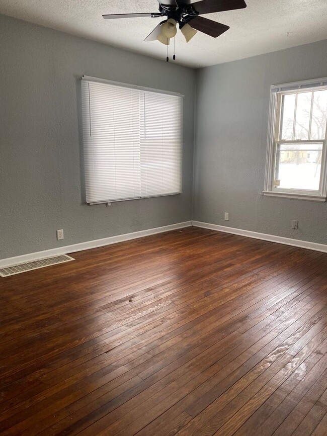 820 Adrian St in Waterloo, IA - Building Photo - Building Photo