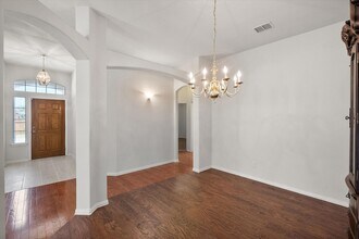 6705 Terrace Glen Dr in Arlington, TX - Foto de edificio - Building Photo