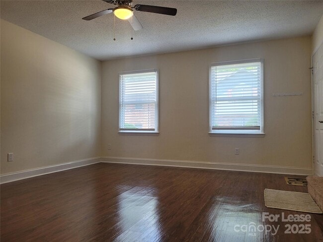266 N Kelly St in Statesville, NC - Building Photo - Building Photo