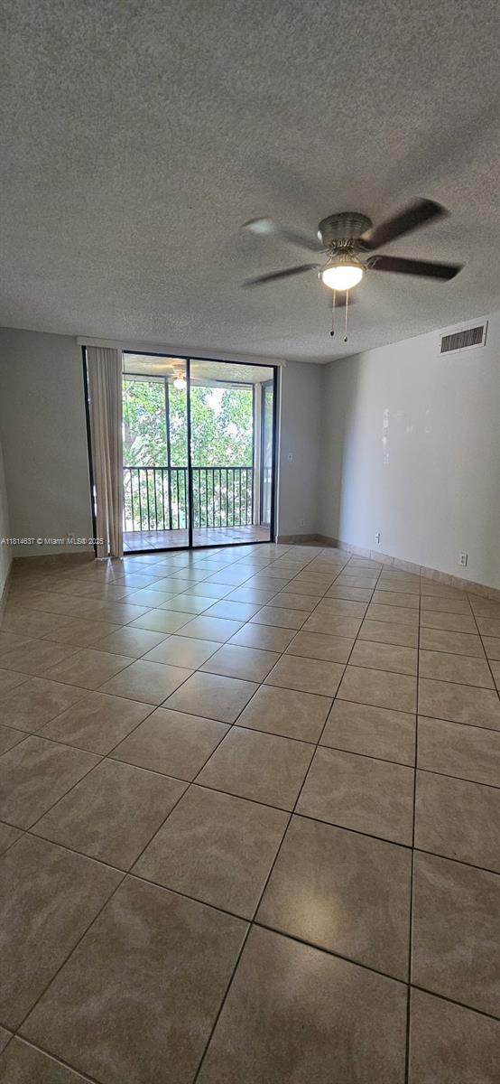 10451 W Broward Blvd in Plantation, FL - Building Photo - Building Photo