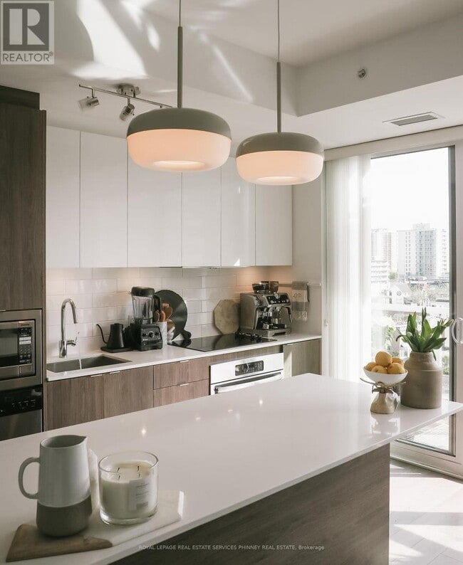 8 Ann St in Mississauga, ON - Building Photo - Building Photo