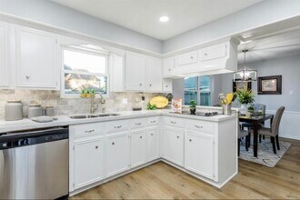 15614 Pebble Bend Dr in Houston, TX - Building Photo - Building Photo