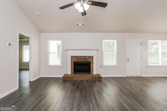 5985 Green Meadow Way in Rex, GA - Building Photo - Building Photo