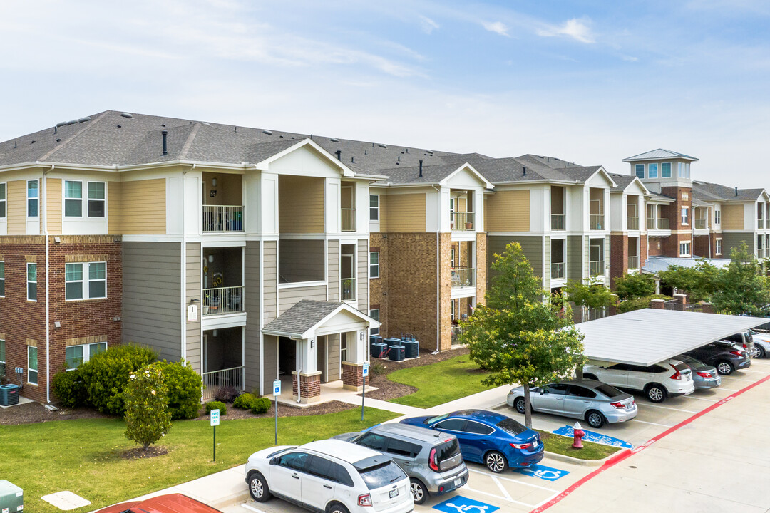 Mariposa Apartment Homes at Spring Hollow Photo