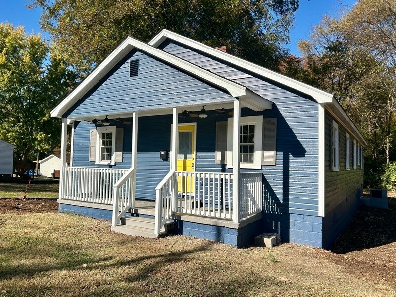 217 Skyland Ave in Charlotte, NC - Building Photo