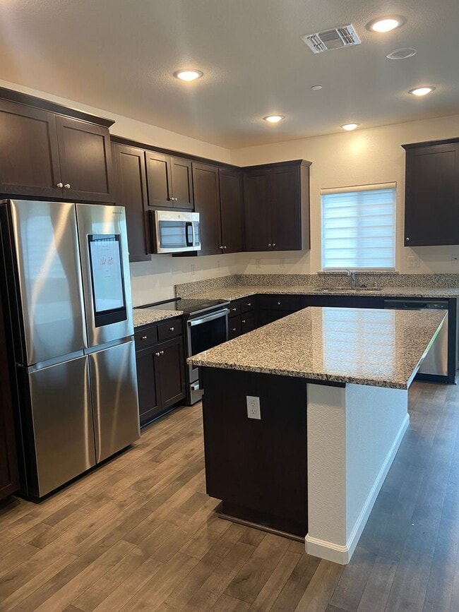 12198 Encanto Wy in Rancho Cordova, CA - Building Photo - Building Photo