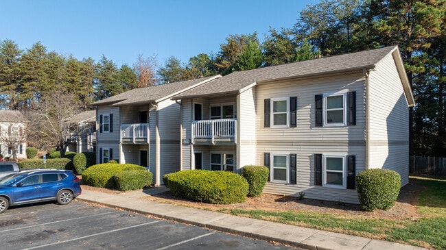 Pleasant View Apartments in Charlotte, NC - Building Photo - Building Photo