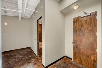 701 Shadow Ln in Las Vegas, NV - Building Photo - Building Photo