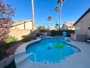 17040 N 43rd Pl in Phoenix, AZ - Building Photo - Building Photo