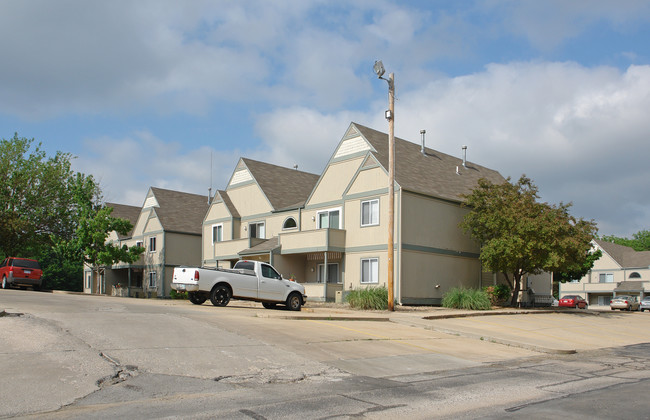 peppertree Apartments in Lawrence, KS - Building Photo - Building Photo