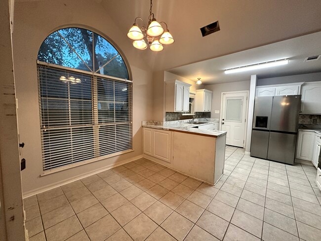 131 Carolyn Ave in Denham Springs, LA - Foto de edificio - Building Photo