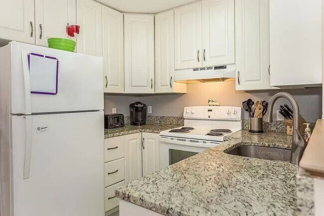 118 Burkhall St in Weymouth, MA - Building Photo - Building Photo