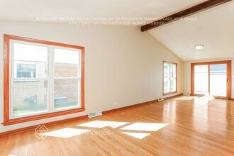 10024 Mulberry Ave in Oak Lawn, IL - Building Photo - Building Photo