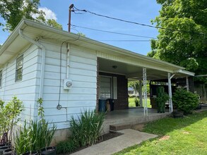 3838 Copper Ridge Rd in Morristown, TN - Foto de edificio - Building Photo