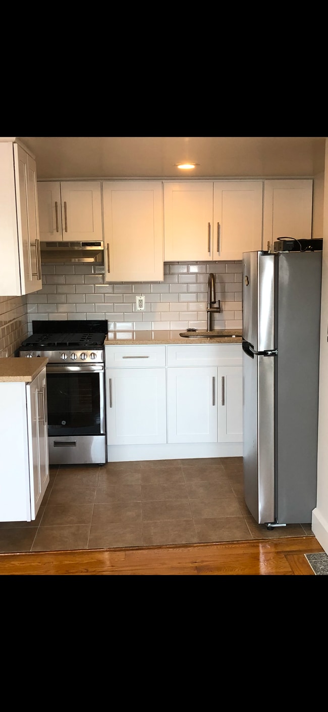 414 Macon St, Unit 4 in Brooklyn, NY - Building Photo - Building Photo