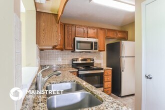 2247 Peter Dr in Indianapolis, IN - Foto de edificio - Building Photo