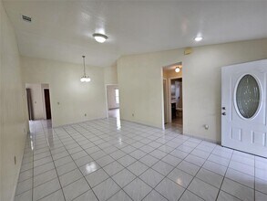 1202 Regal Ridge Dr in Orlando, FL - Building Photo - Building Photo