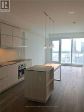 197 Yonge St in Toronto, ON - Building Photo - Building Photo
