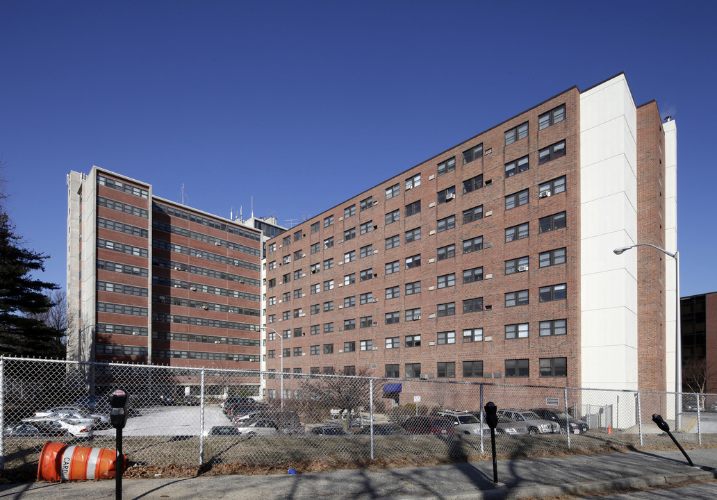 Dexter Manor I & II in Providence, RI - Building Photo