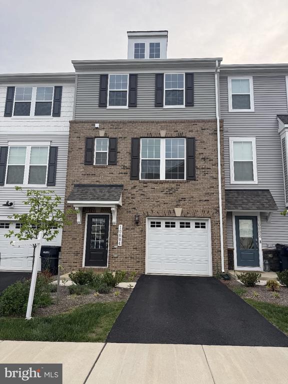 property at 10604 Sheffield Gln Ln